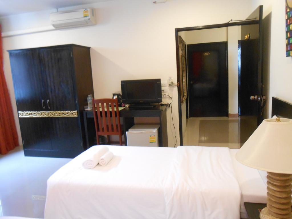 The Bang Khun Phrom Suites Bangkok Cameră foto